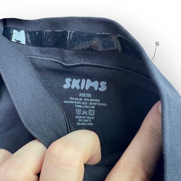 SKIMS MATERNITY SCULPTING SHORT MID THIGH SIZE XXS - Picture 4 of 5